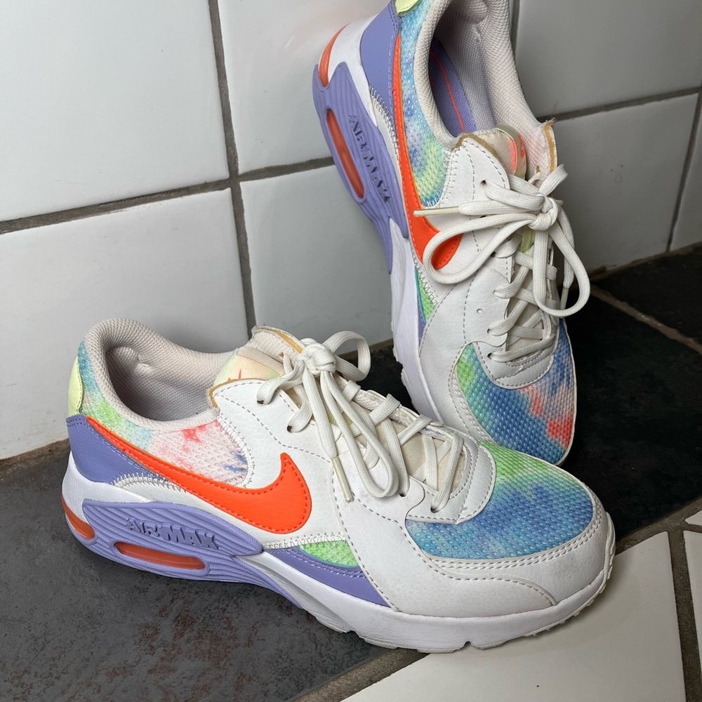 Nike tie dye air max excee
